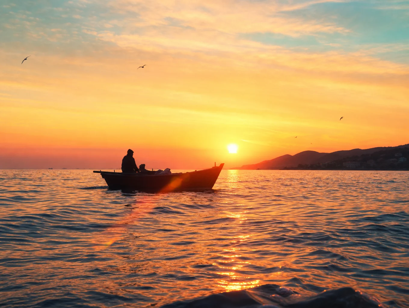Calm sea horizon at twilight during crossing